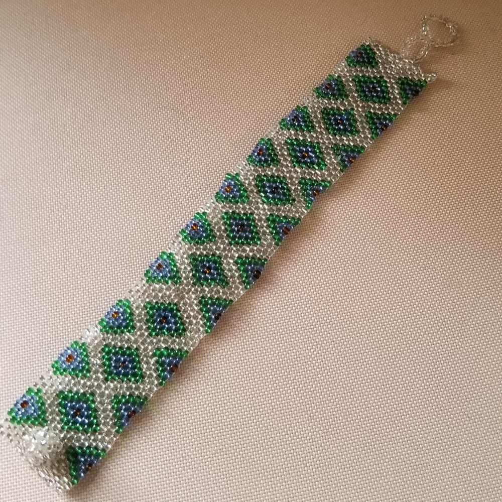 Ladies seed bead bracelet
